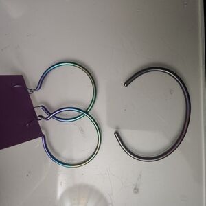 ☃️ Iridescent Hoop Earrings and Cuff Set